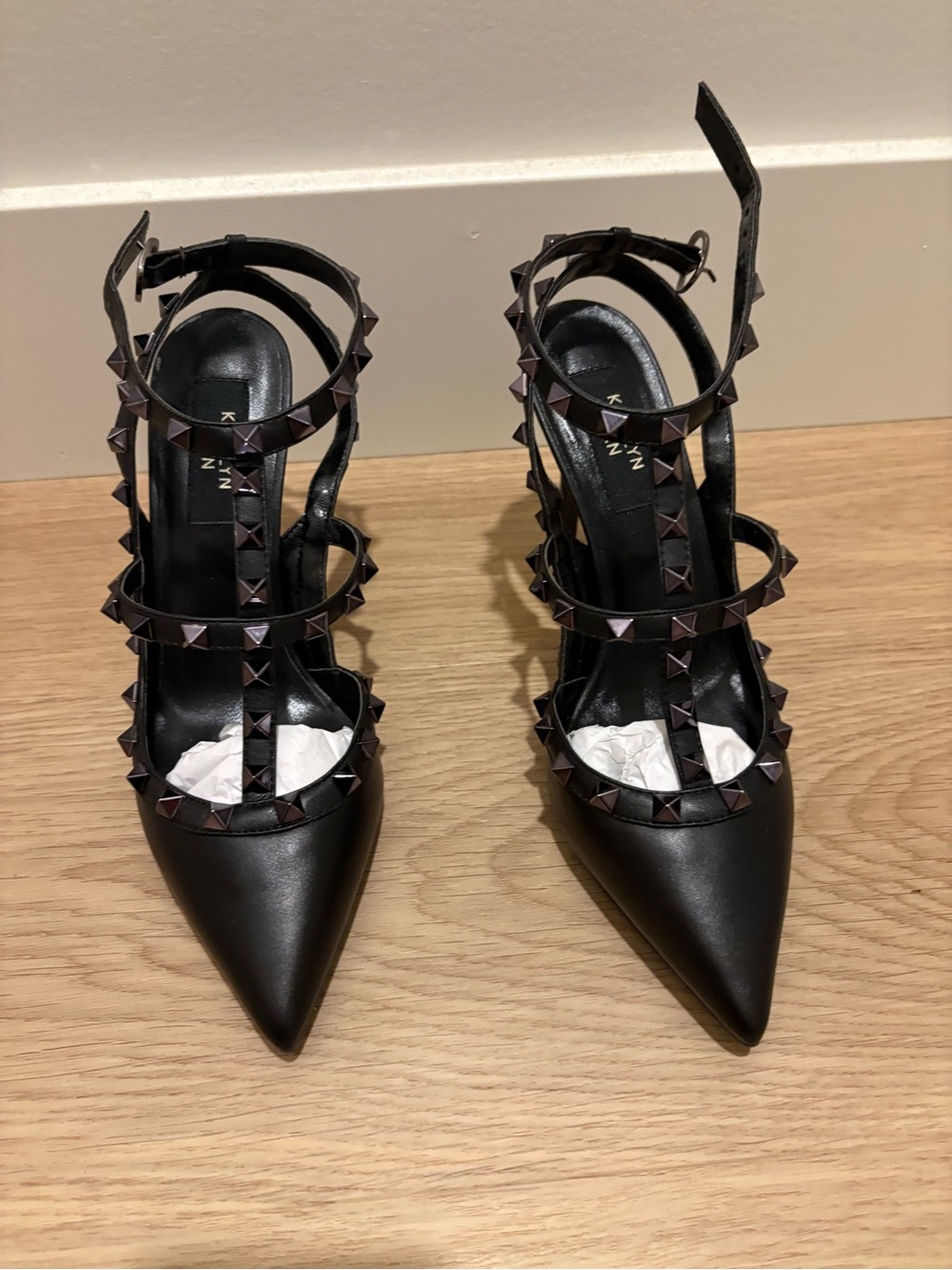 Kaitlyn Pan Rockstud Studded Black Pointed-Toe Strappy Slingback Pump size 7